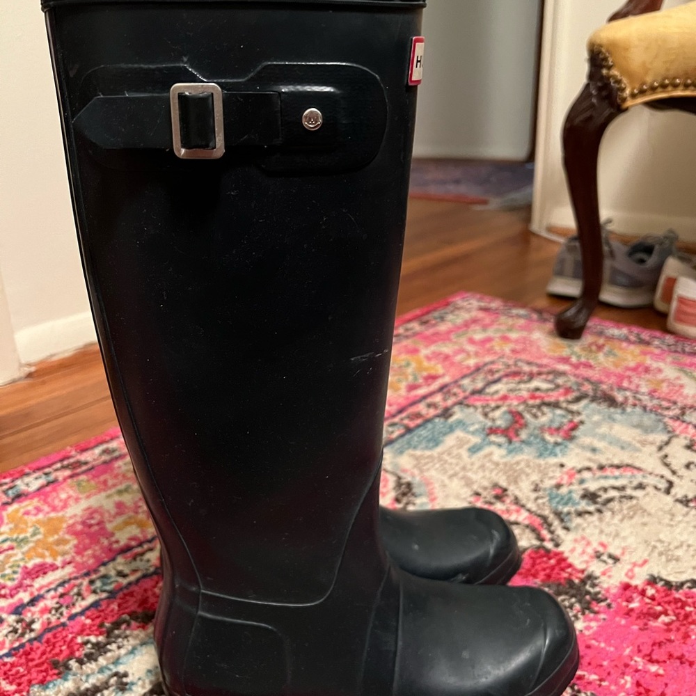 Hunter navy rain boots - Picture 6 of 8